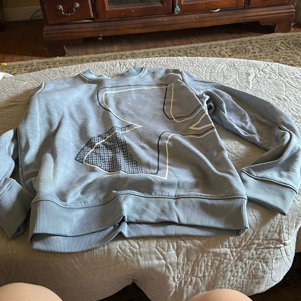 Under Armour Sweatshirt